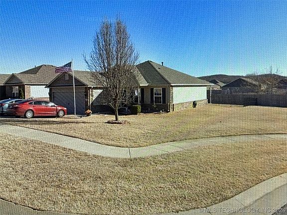 3rd image of 1380 Panther Ln