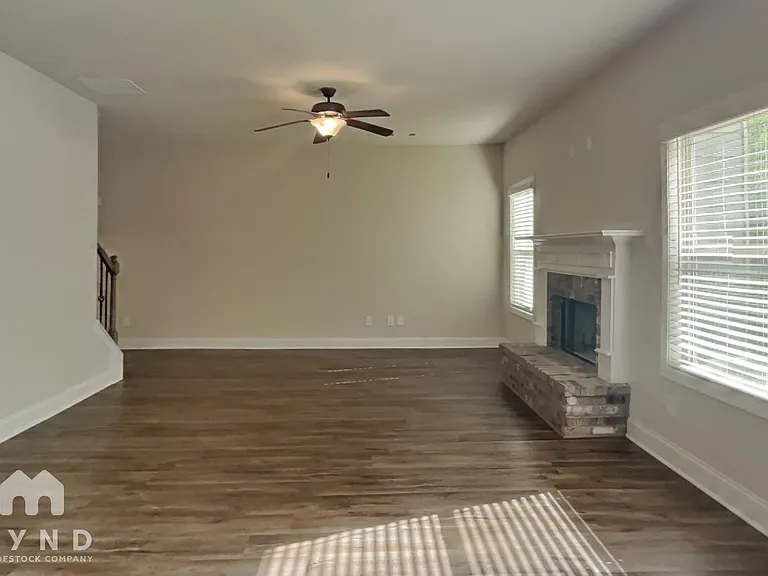 9028 Holder Rd — Photo 4