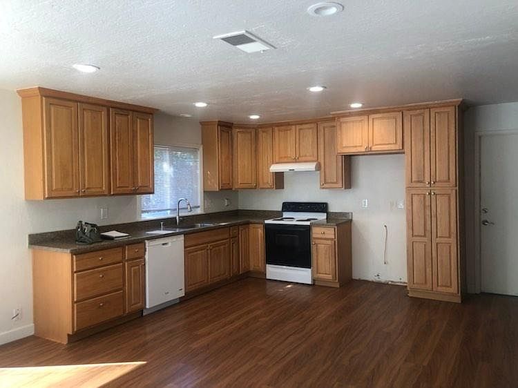 2nd image of 568 Hastings Dr