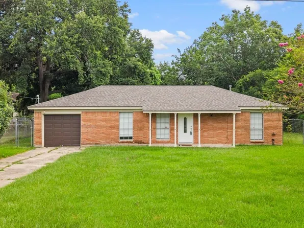 2304 Cedar Bayou Rd, Baytown, TX 77520
