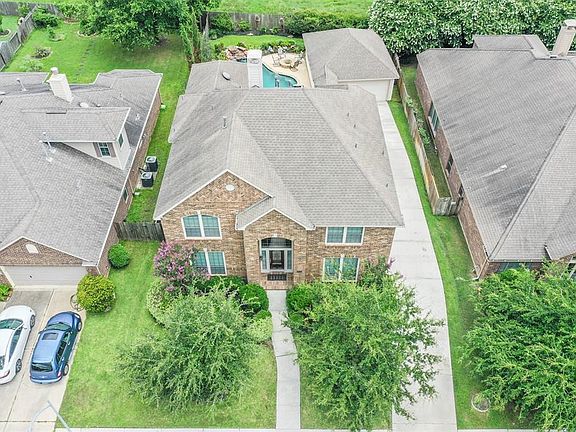 Fantastic location within Cinco Ranch Southwest