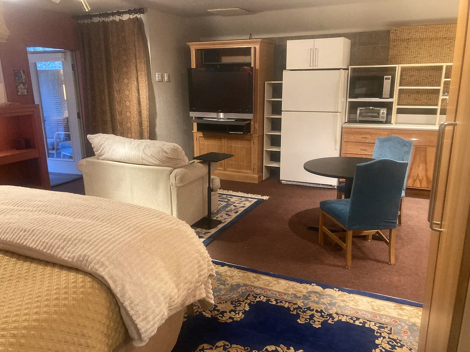 1 bed, 670 sqft, $1,900 — Photo 3