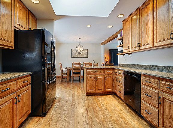4th image of 12413 S Forest Glen Blvd