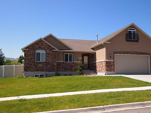 2nd image of 931 W Red Fox Ln