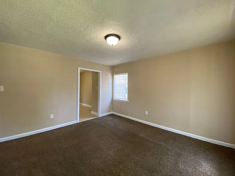 3402 Piney Woods Ave — Photo 3