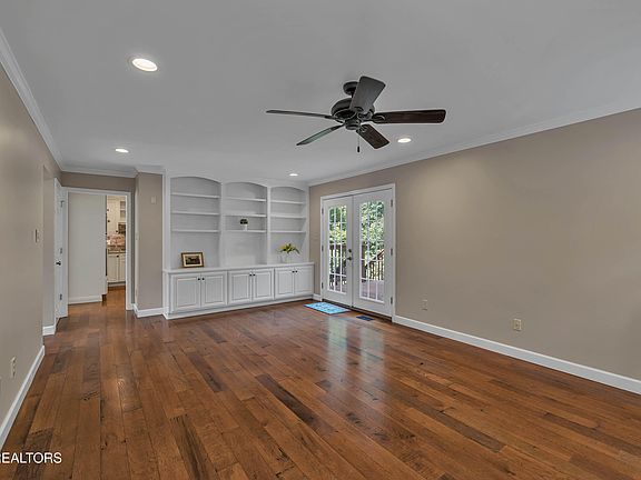 4th image of 1301 Shadybrook Cove Ln