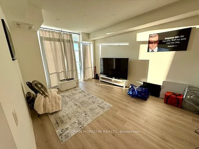 741 King St W #707 — Photo 1