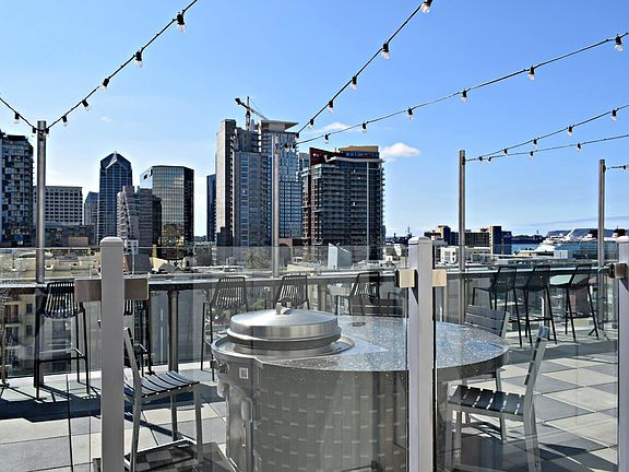 3rd image of 552 W Date St #212