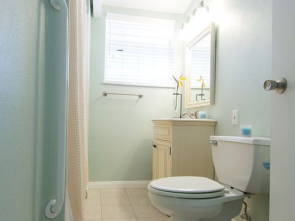 3rd image of 22840 Calabash St