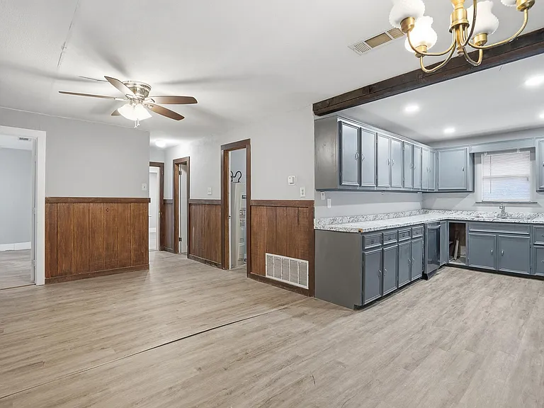 1412 Chase Ave — Photo 6