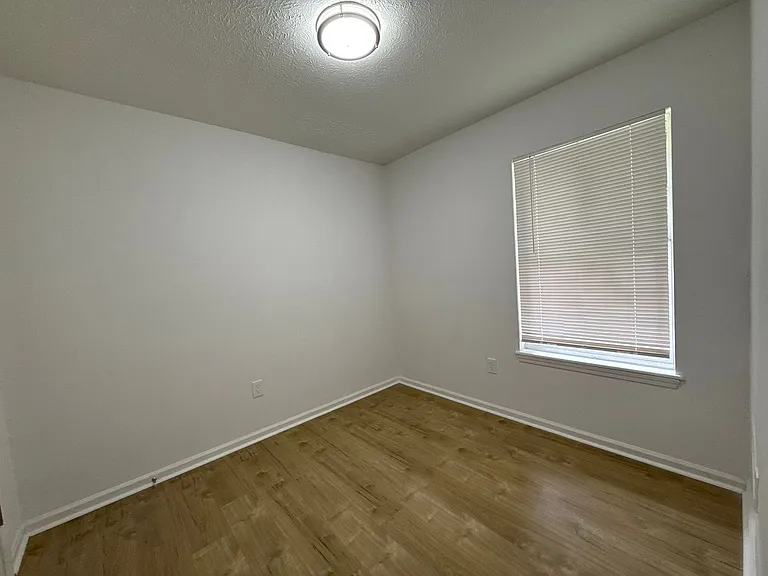 1723 W Kentucky St — Photo 49