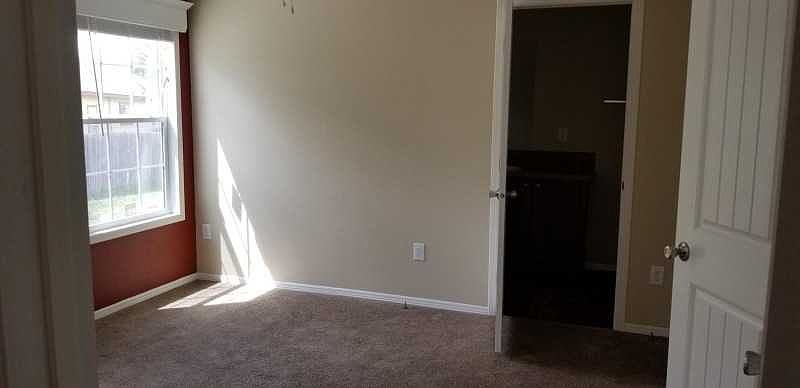 2nd image of 5931 Saints Arc Dr