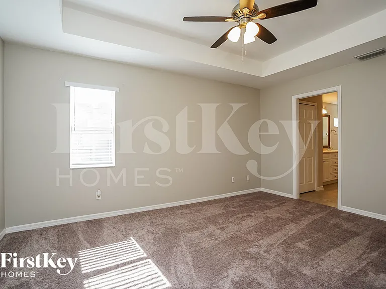 1217 SW 35th Ter — Photo 7