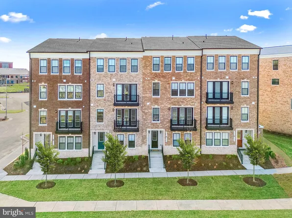 42650 Darala Dr, Ashburn, VA 20147