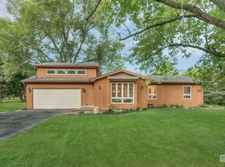 155 W Rickard Dr, Oswego, IL 60543