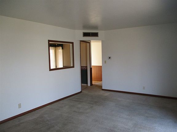 3rd image of 1700 Potomac Dr
