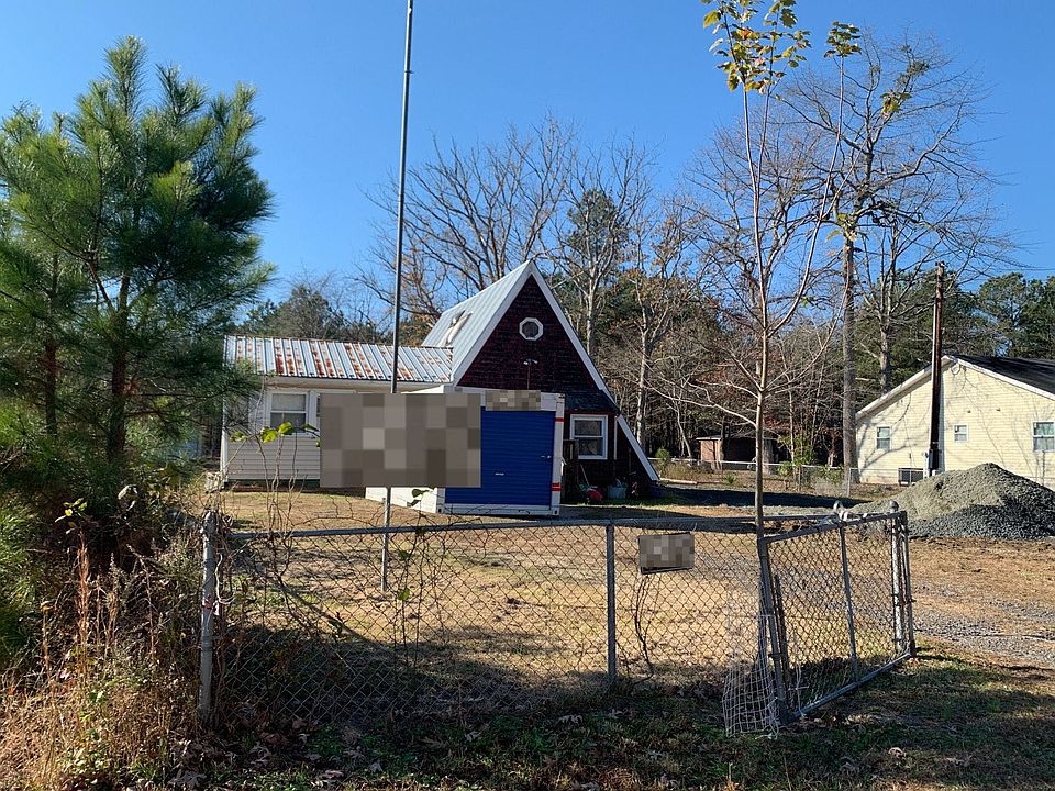 2nd image of 215 Greenway Dr