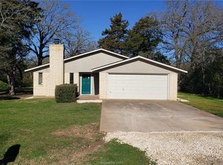 7081 Creek Shadows Dr, Bryan, TX 77808