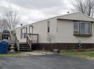 470 Kirkwood Dr, Oxford, MI 48371