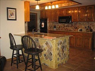 4th image of 902 Thistle Green Ln