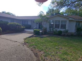 239 Fairview Dr, Kerrville, TX 78028