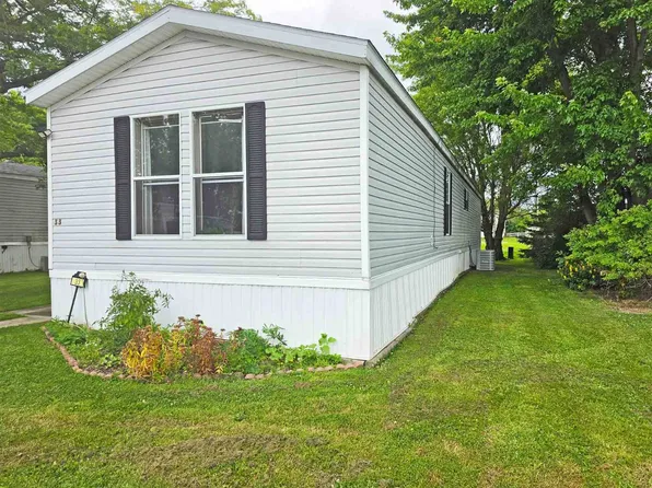 4250 Highway 307 #33, Geneva, OH 44041