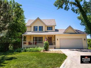 608 Hawthorne Cir, Junction City, KS 66441