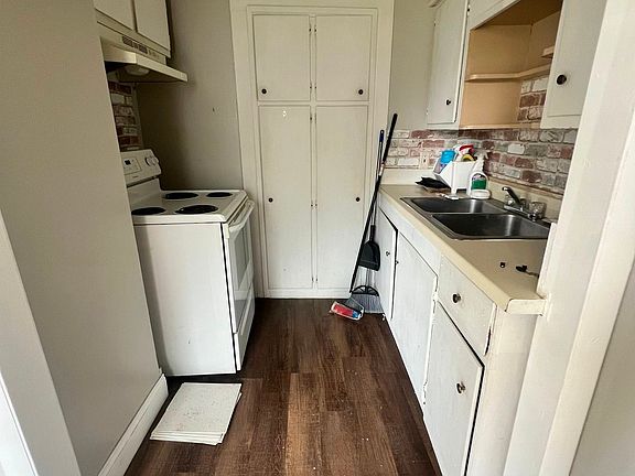 3rd image of 189 Vine St