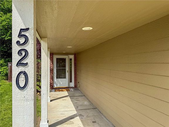 3rd image of 520 N John Doy Ct