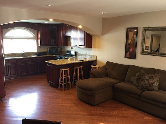 4th image of 9534 Brierfield St