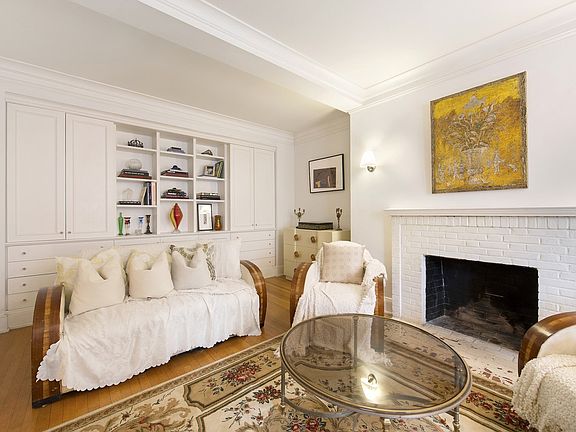 4th image of 59 W 12th St #Maid1