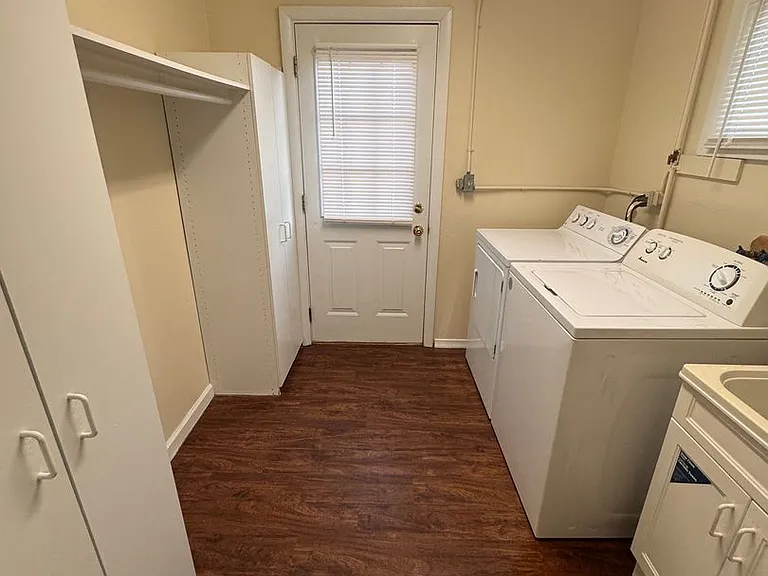 3504 Oakview Dr — Photo 13