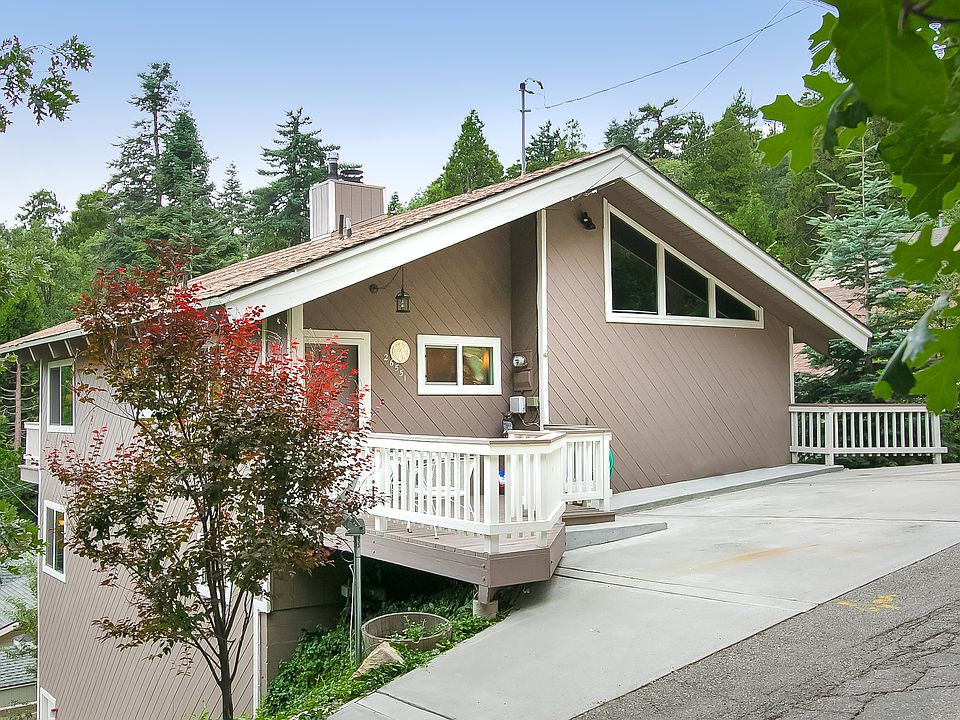 1st image of 26551 Valley View Dr