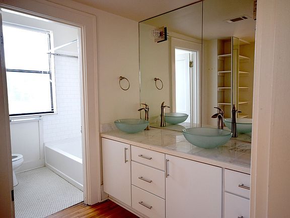 5th image of 401 E Capitol Ave APT 8