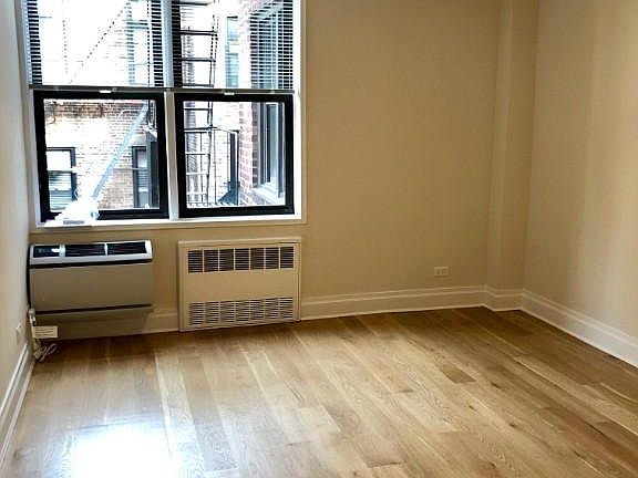 4th image of 305 W 13th St APT 5C
