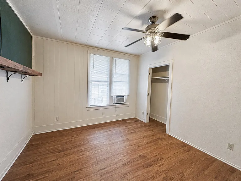 813 W Sycamore St — Photo 10