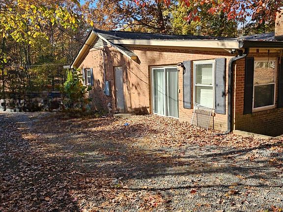 4th image of 1201 Snow Hill Rd