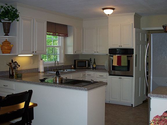 Updated kitchen with SS Appliances