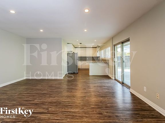 3rd image of 3529 Birchwood Ln