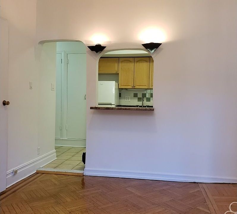 1st image of 129 W 74th St APT 4B