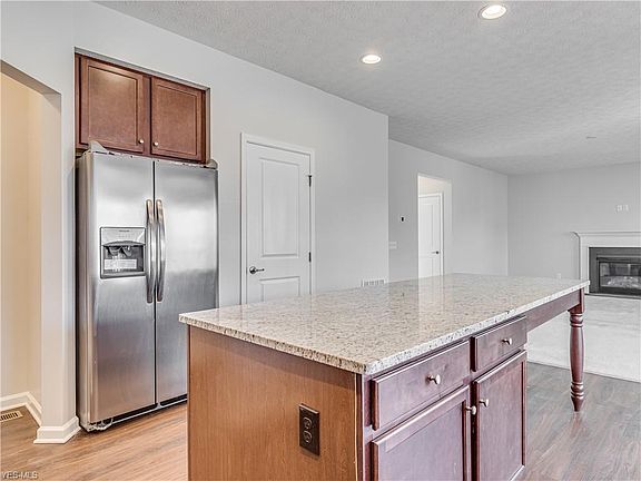 4th image of 4590 Preserve Cir