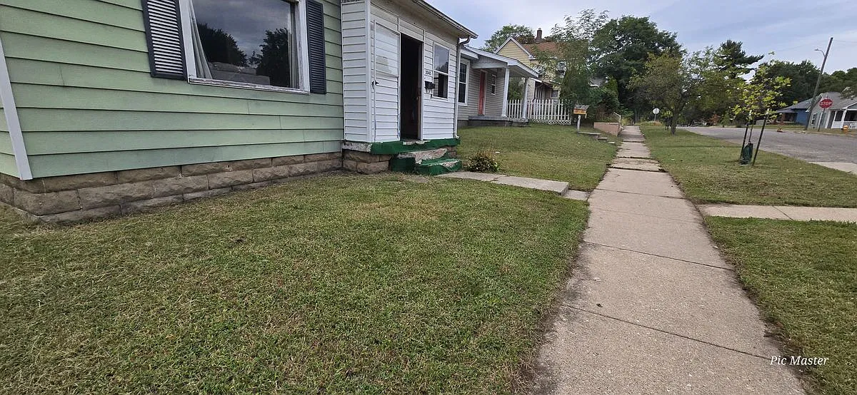 4 bed, 1.0 bath, 1148 sqft, $1,195 — Photo 4
