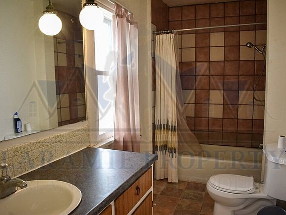 4th image of 208 E Sheridan St