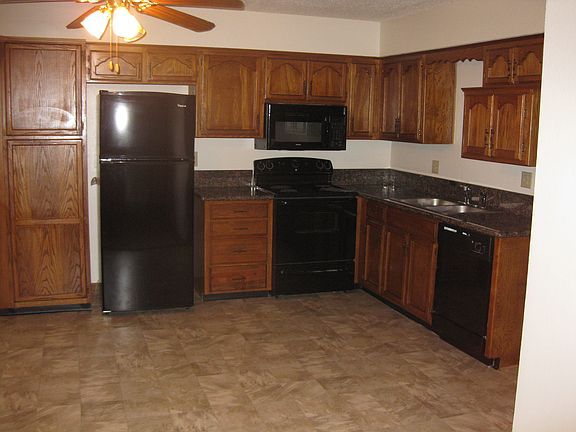3rd image of 3578 NE Independence Ave