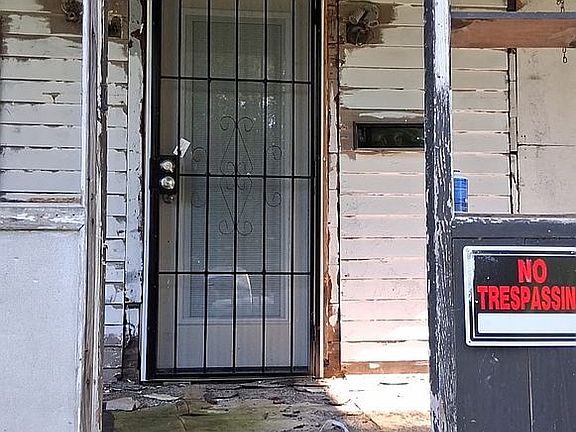 2nd image of 5614 Portland Pl