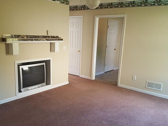 2nd image of 6116 Dorsett St