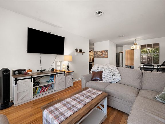 3rd image of 4800 Kilpatrick Ave