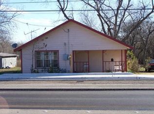 921 Country Club Rd, Cleburne, TX 76033