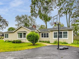 1010 Aurora Way, Wheaton, IL 60189