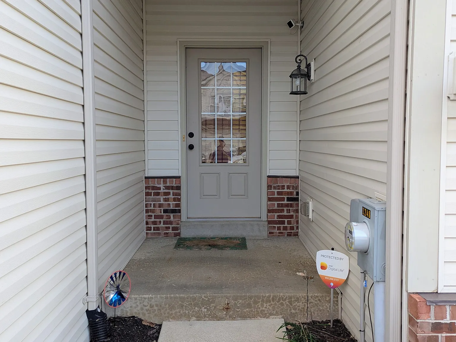 3 bed, 2.5 bath, 1828 sqft, $2,295 — Photo 2